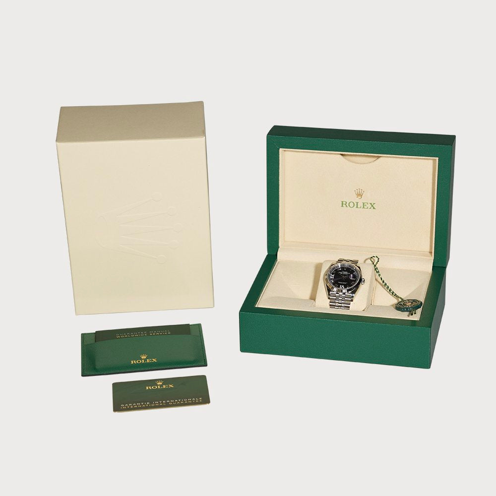 Rolex Datejust 36 Aubergine Diamond Dial - view 3