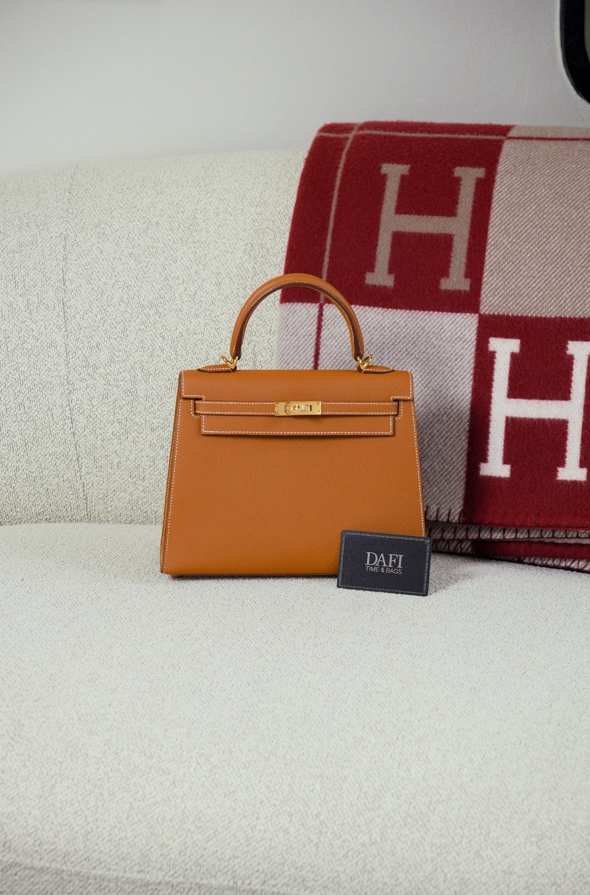 Hermes Kelly 25 Gold Epsom GHW