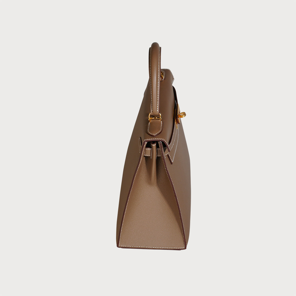 Hermès Kelly 28 Etoupe With Gold Hardware In Epsom Leather. - view 3
