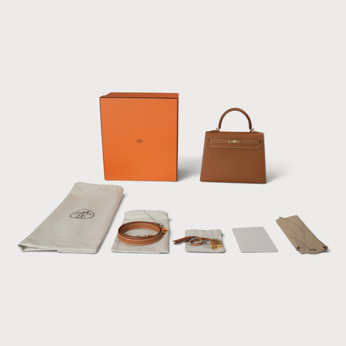 Hermes Kelly 25 Gold Epsom GHW