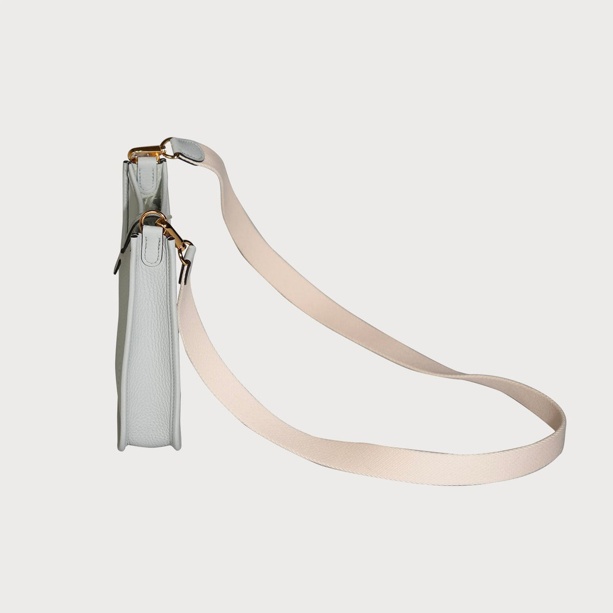 Hermès Hermes Evelyne 16 Blue Pale With Gold Hardware In Clemmence Leather - view 3