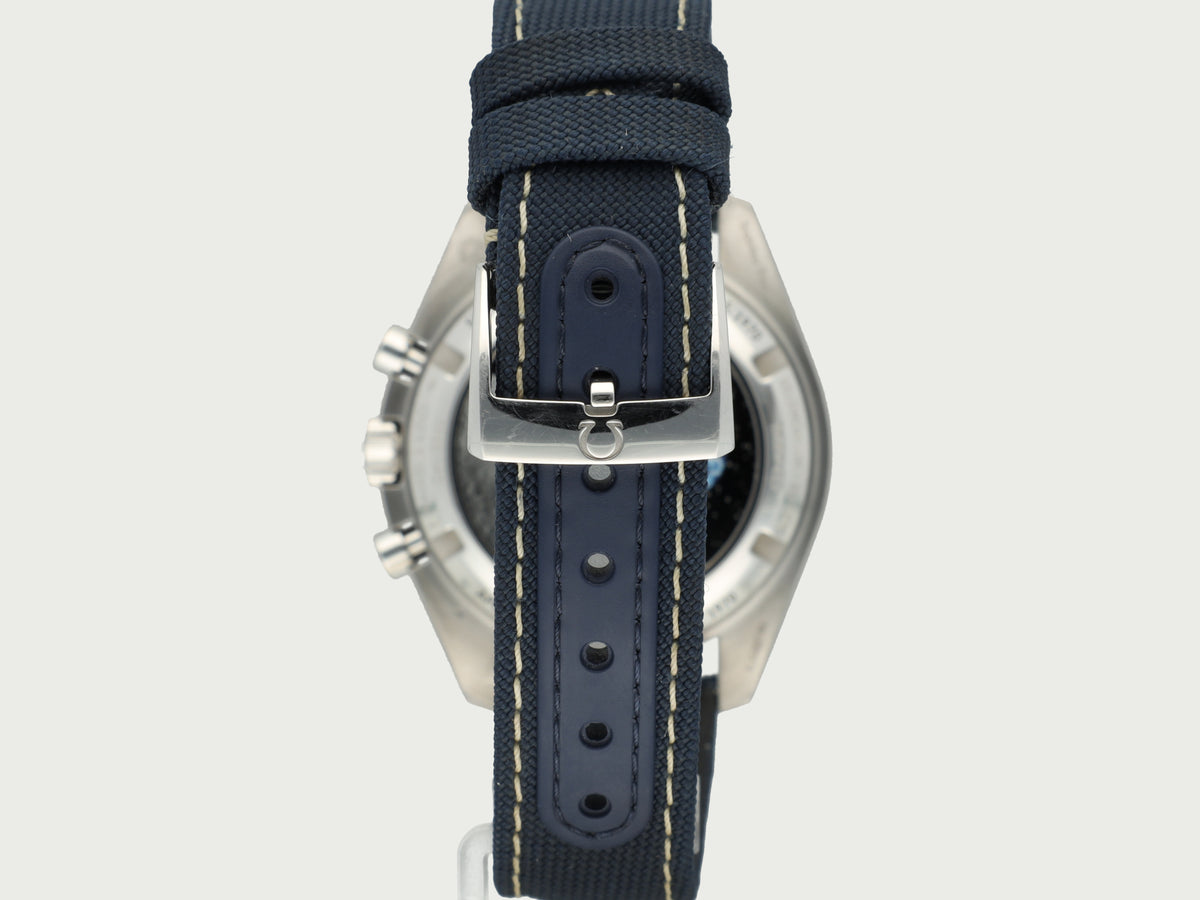 Omega Speedmaster Snoopy Anniversary Series - view 13