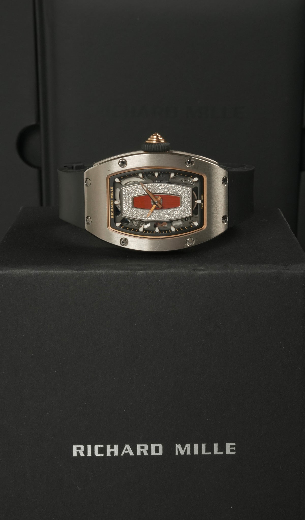 Rm07-01 Plain White Gold Red Lips Diamond Dial