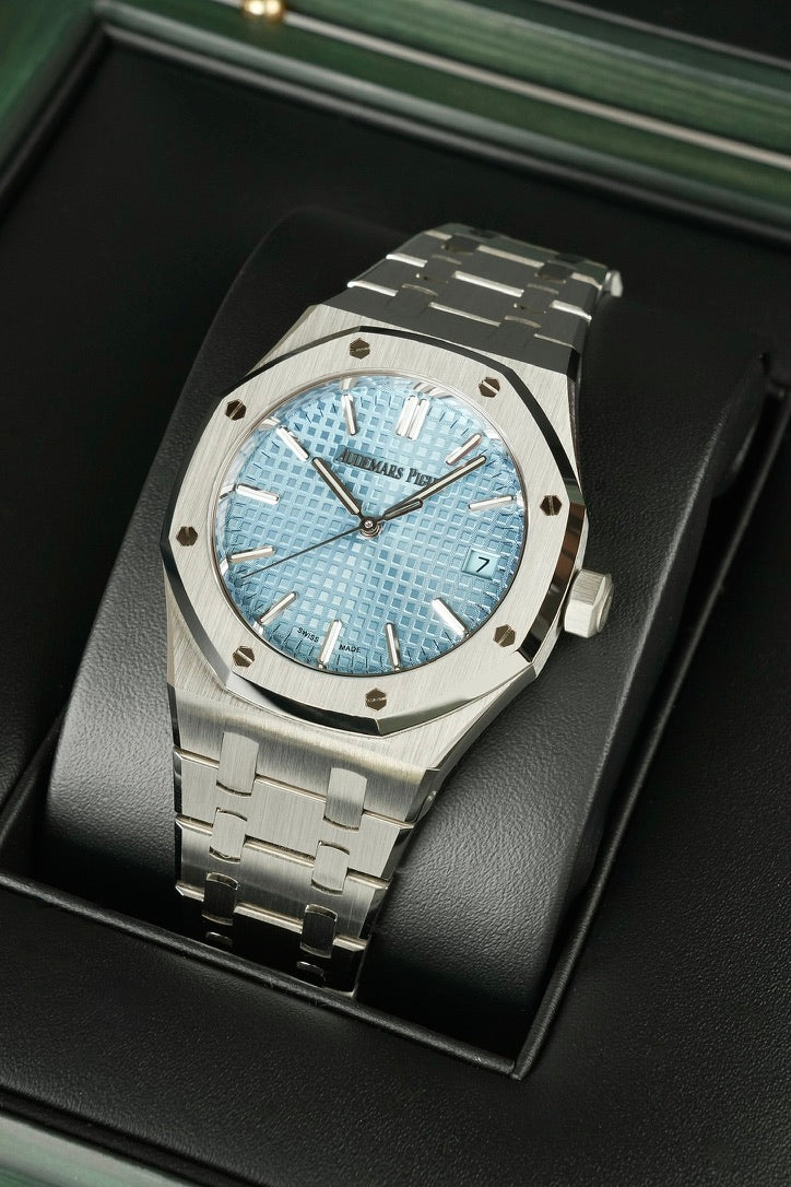 Royal Oak 37 Ice Blue