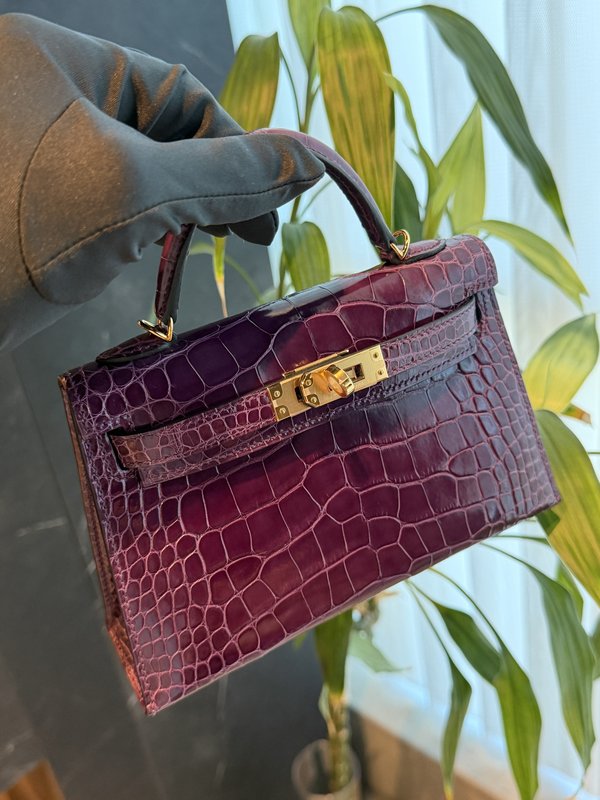 Hermes Mini Kelly Shiny Crocodile